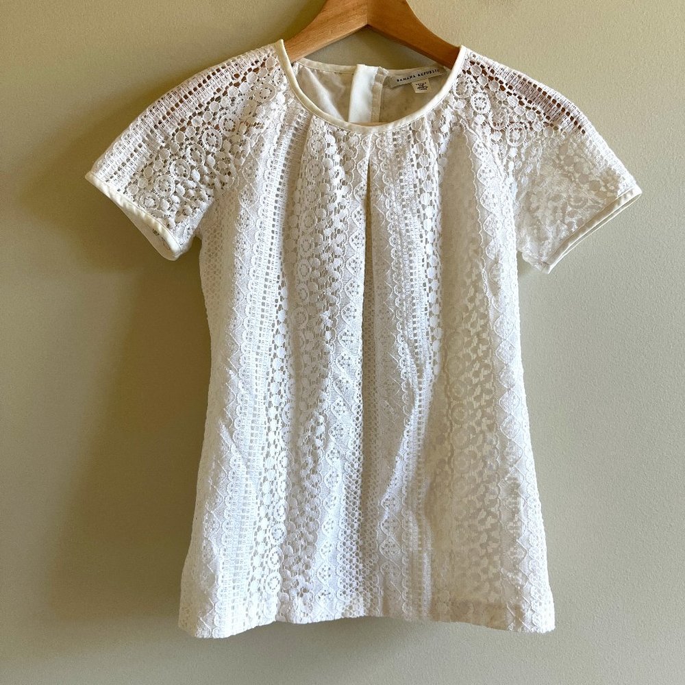 Banana Republic Ivory Lace Top Classic Short Sleeve‎ Lined Womens Size 0 Petite